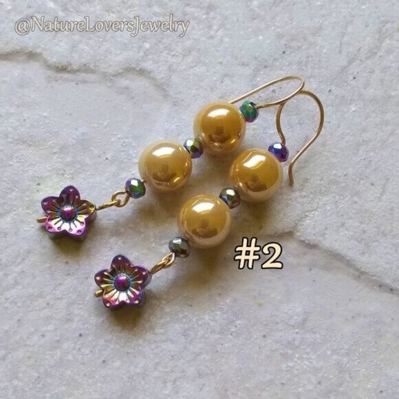 🍂🍁🍃 3/$25! Sexy, Flirty, Feminine! Gorgeous Shimmering Flower Dangle Earrings - Picture 4 of 8